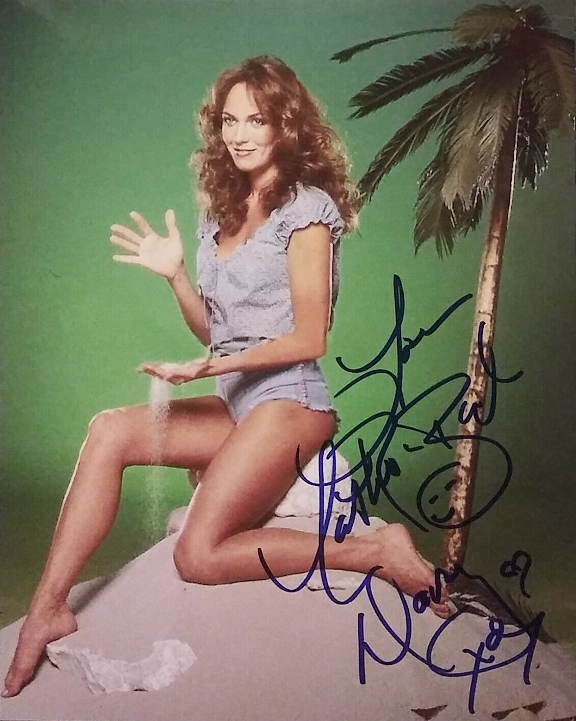 Catherine Bach signed 8 x 10