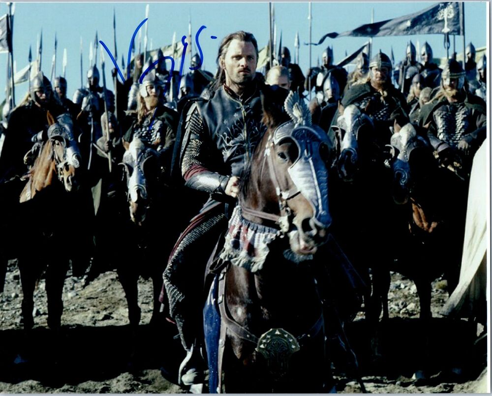 VIGGO MORTENSEN Signed Autographed 'THE LORD OF THE RINGS' 8X10 Photo Poster painting C