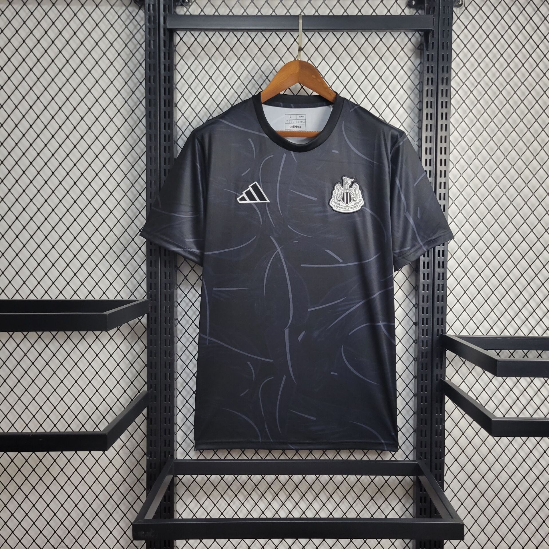 Newcastle United 24-25 Black Pre-Match Training Jersey - Fans Version