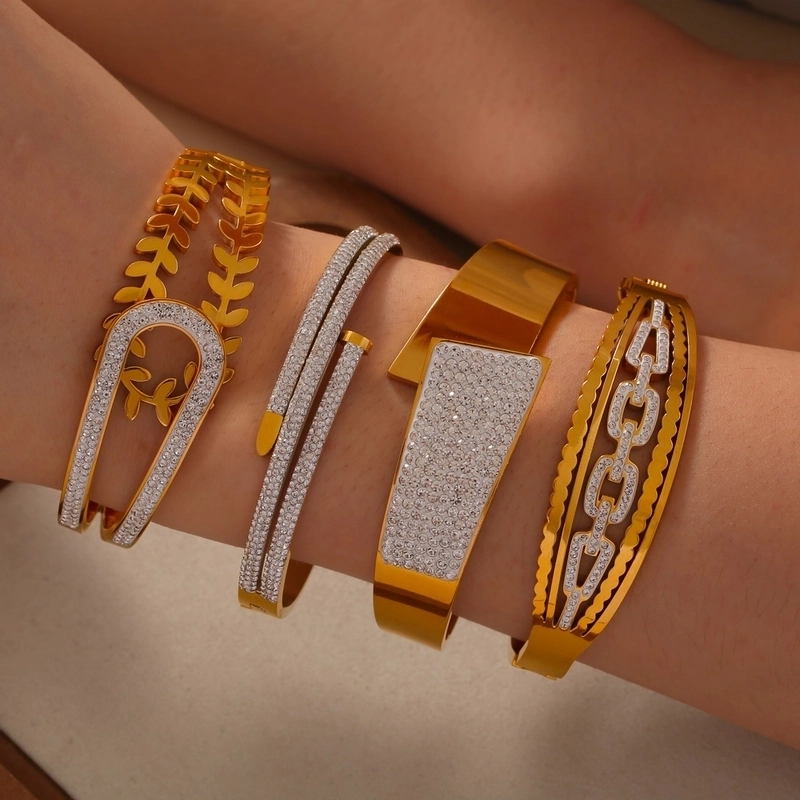 Casual Elegant Minimalist Geometric 304 Stainless Steel 18K Gold Plated Rhinestones Bangle In Bulk