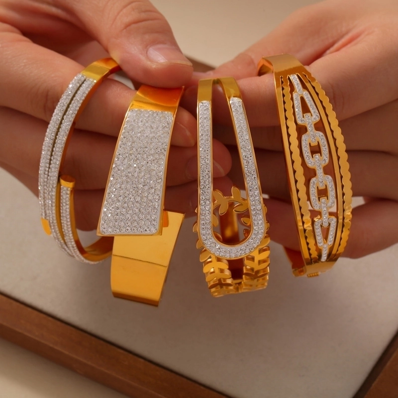 Casual Elegant Minimalist Geometric 304 Stainless Steel 18K Gold Plated Rhinestones Bangle In Bulk