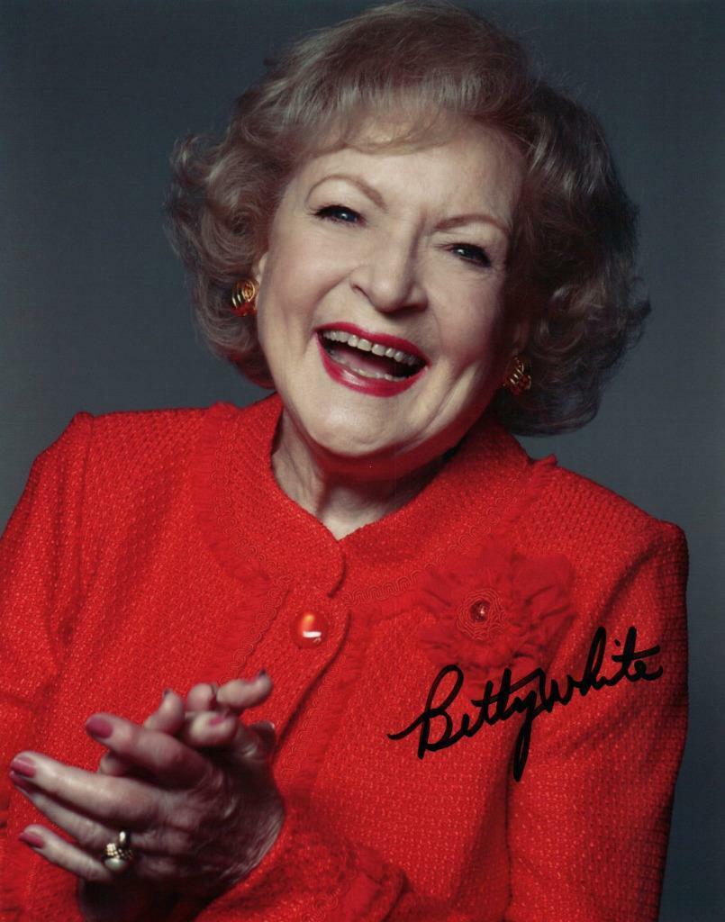 Betty White 8x10 Signed Autographed Photo Poster painting Picture with COA