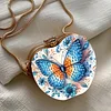 Papillon, un carton carton en acrylique en acrylique en amour en style maison, portefeuille avec cha&icirc;ne avec une petite croix en forme de diamant pour