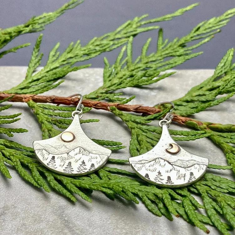 Vintage Fan-Shaped Sun And Moon Natural Earrings
