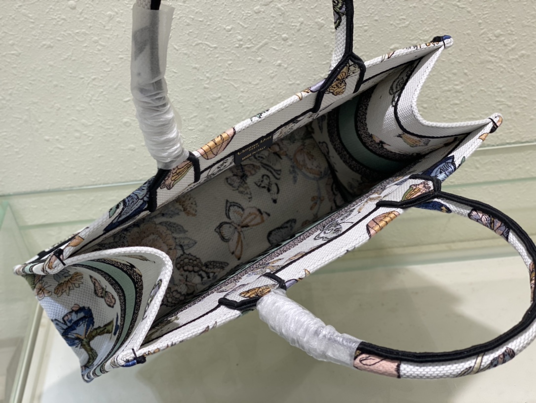 Dd0ee05b51e44483eb26b170789dc519