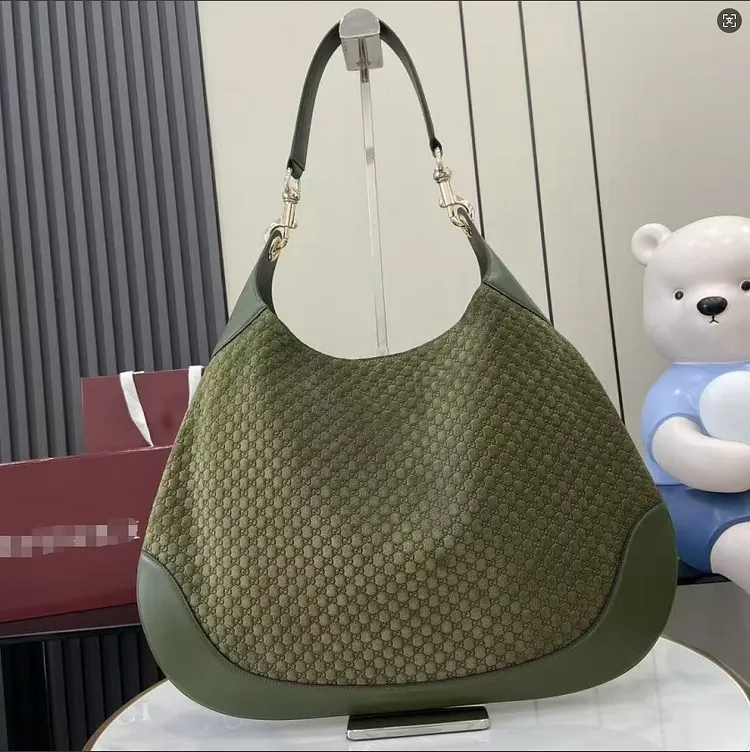 Trendy Solid Color Large Capacity Casual Retro Commuter Bag Single Shoulder Underarm Bag Stylish Simple Personality New Hot Sale
