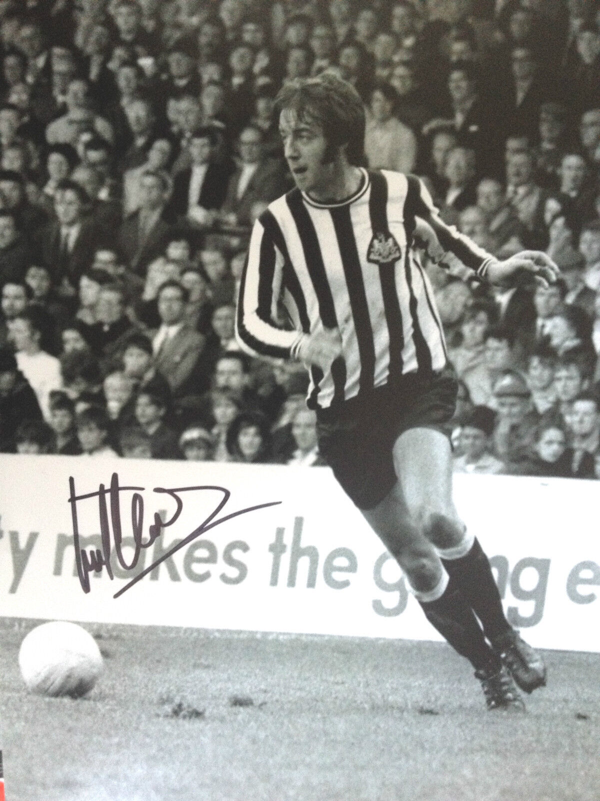 FRANK CLARK - FORMER NEWCASTLE FOOTBALLER - SIGNED B/W Photo Poster paintingGRAPH