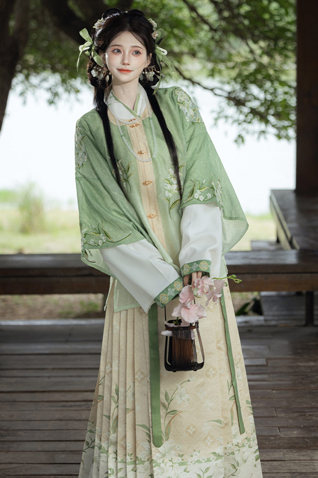 Song Dynasty Green Hanfu Dress with Floral Mamian Qun and Modern Chinese Style - liuyin 流萤 Stupa Stones