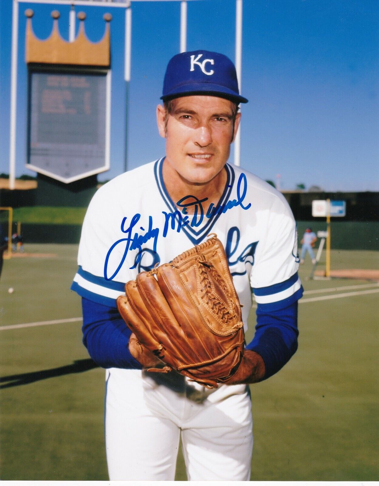 LINDY MCDANIEL KANSAS CITY ROYALS ACTION SIGNED 8x10