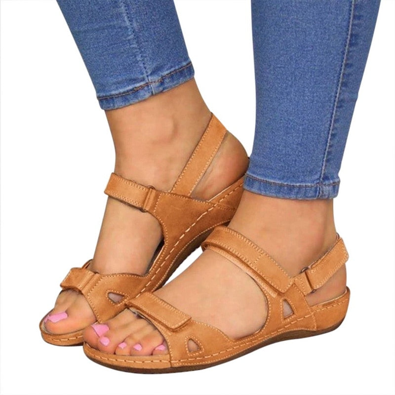 GOOSHOE Open Toe Super Soft Buckle Flat Sandals
