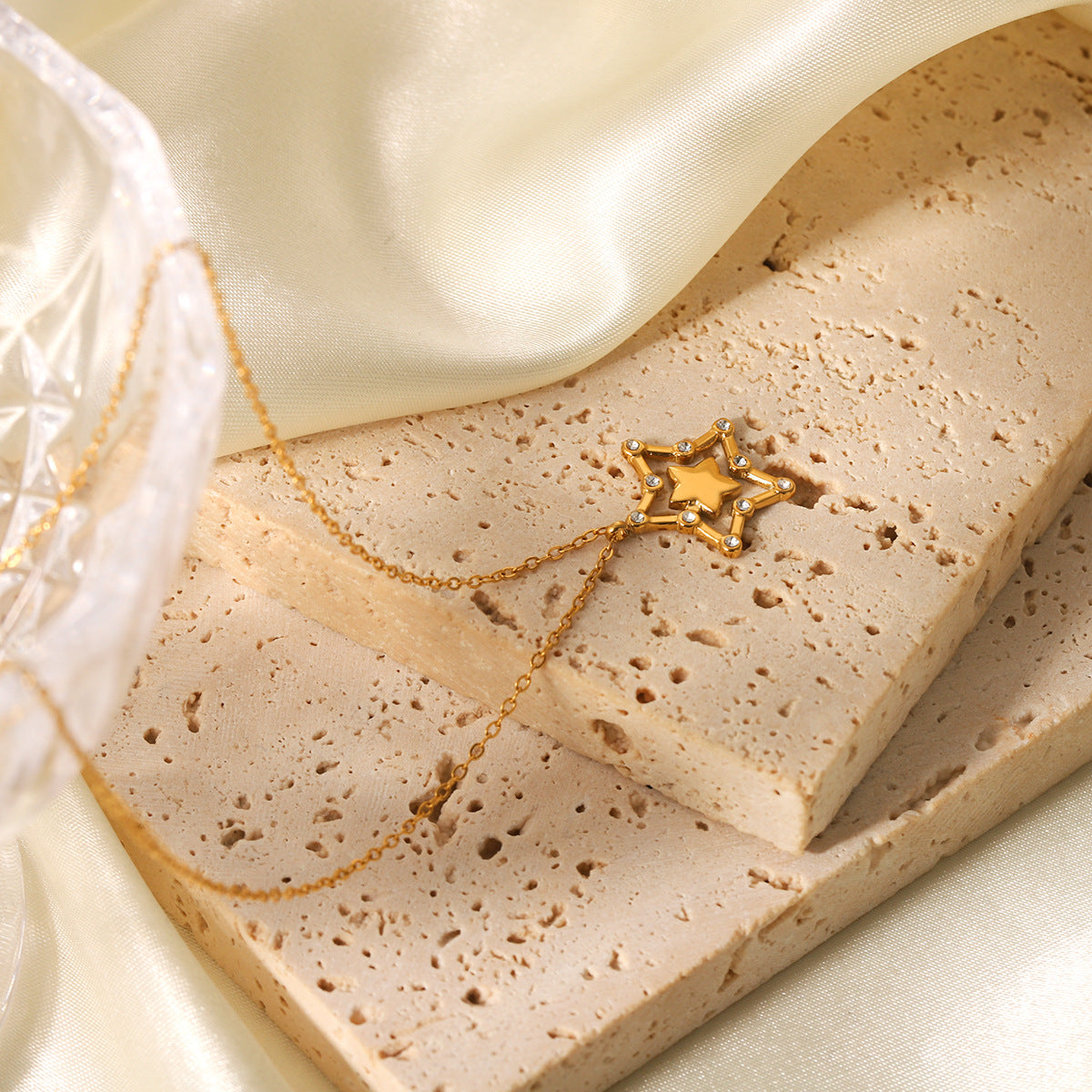 Stainless Steel Hollow Five-Pointed Star Diamond Pendant Necklace Female Titanium Steel Neck Chain Clavicle Chain