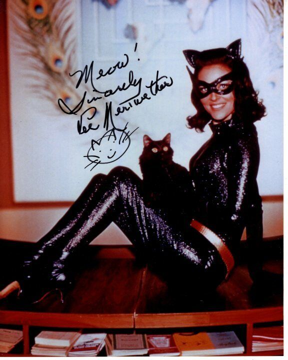 LEE MERIWETHER Signed Autographed BATMAN CATWOMAN Photo Poster painting GREAT CONTENT