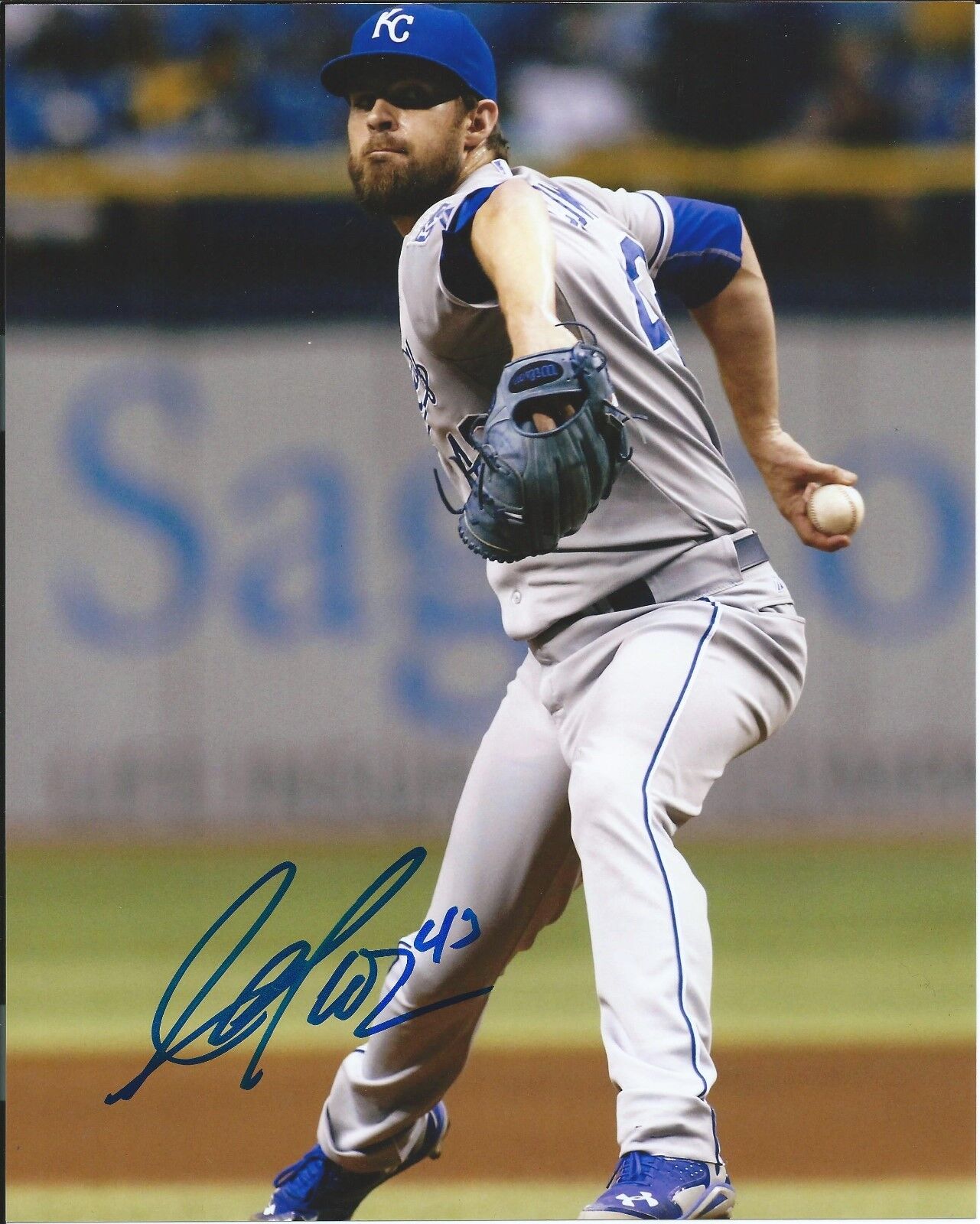 AARON CROW signed autographed KANSAS CITY ROYALS 8X10 Photo Poster painting