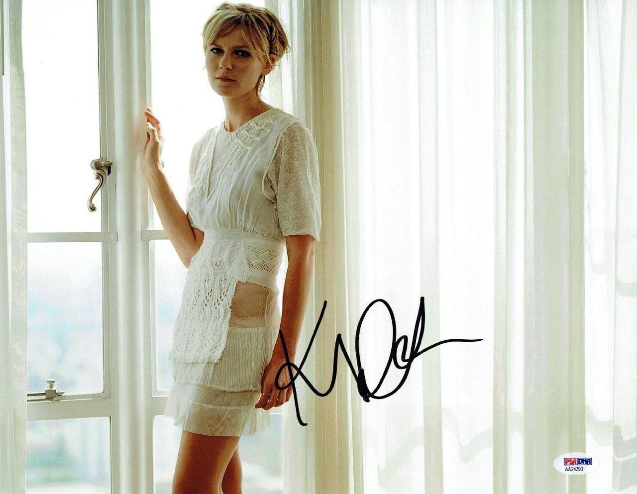 Kirsten Dunst Signed Authentic Autographed 11x14 Photo Poster painting PSA/DNA #AA24293