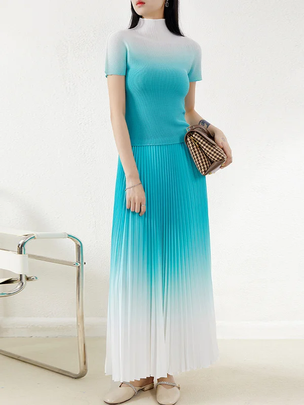 Gradient Pleated Short Sleeves High-Neck T-shirt + Skirt Bottom Two Pieces Set