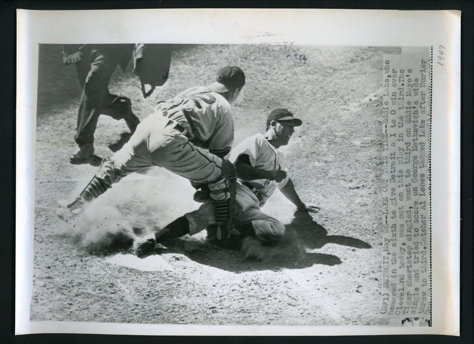 Eddie Lake & Al Lopez 1947 Press Photo Poster painting Detroit Tigers Cleveland Indians