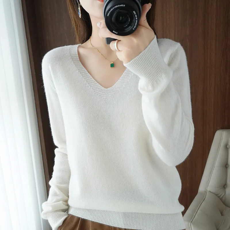 Churchf Churchf The 2023 Fall / Winter New Women's Knit Sweater Pullover Women's V-Neck Bottom Plush Sweater