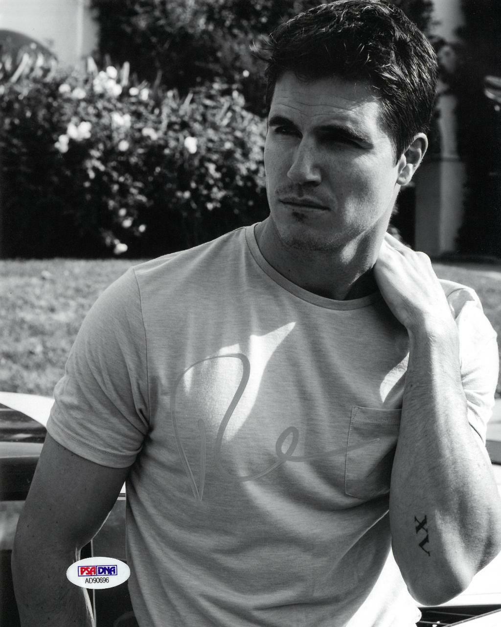 Robbie Amell Signed Authentic Autographed 8x10 B/W Photo Poster painting PSA/DNA #AD90696