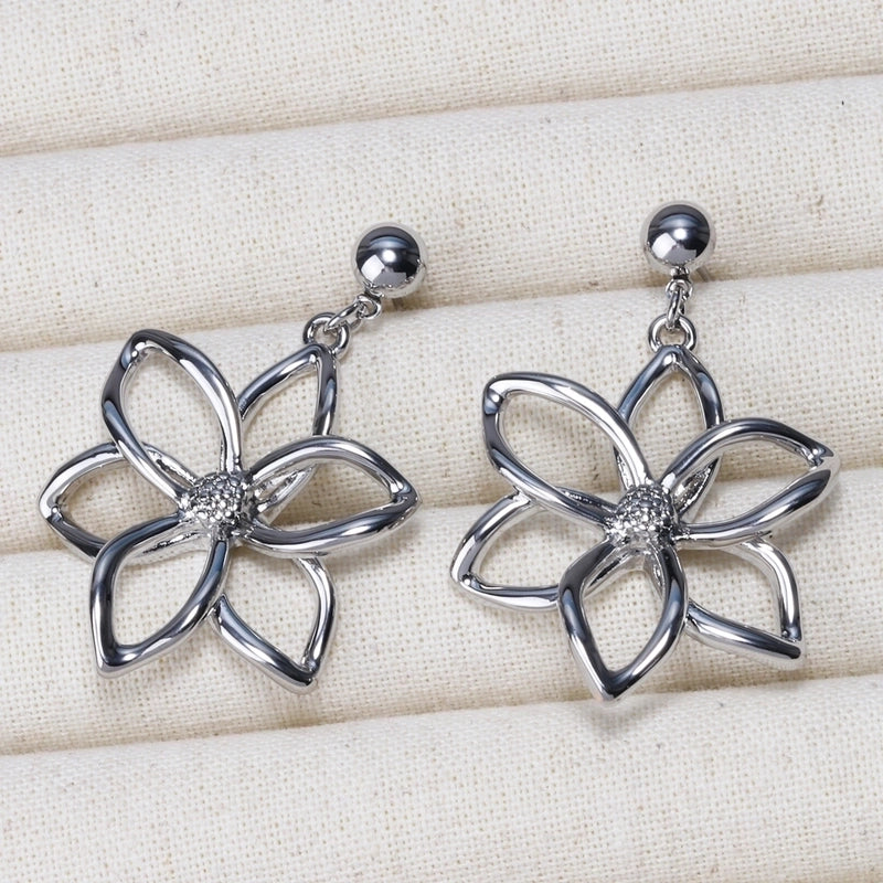 2024 High-Grade Photosensitive Surface Flower-Shaped Earrings  Elegant Gorgeous Commuter Style Petal Copper Plating Matte Gold Earrings