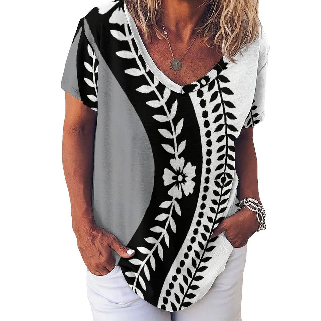 V-neck Short Sleeve Casual T-shirt for  Women Printed with Pattern Black, Floral, Butterfly