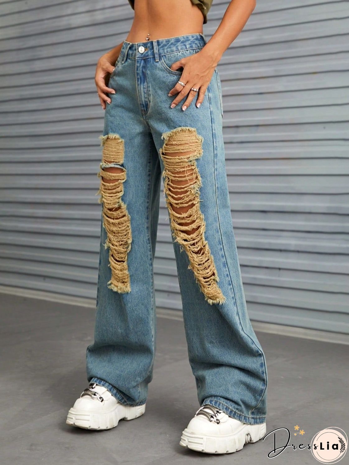 Distressed Wide Leg Jeans with Pockets