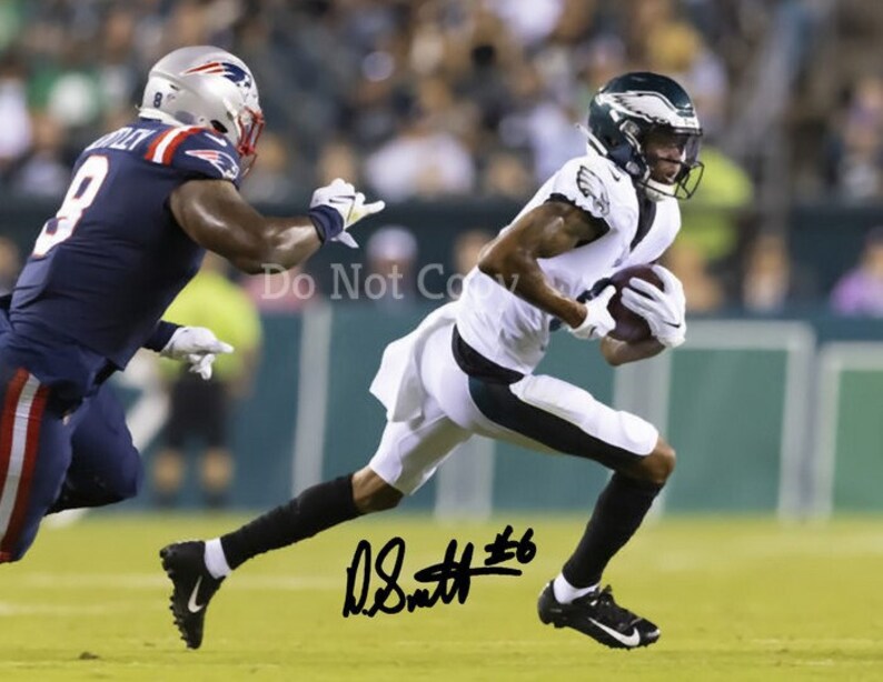 Devonta Smith Signed Photo Poster painting 8X10 rp Autographed Philadelphia Eagles