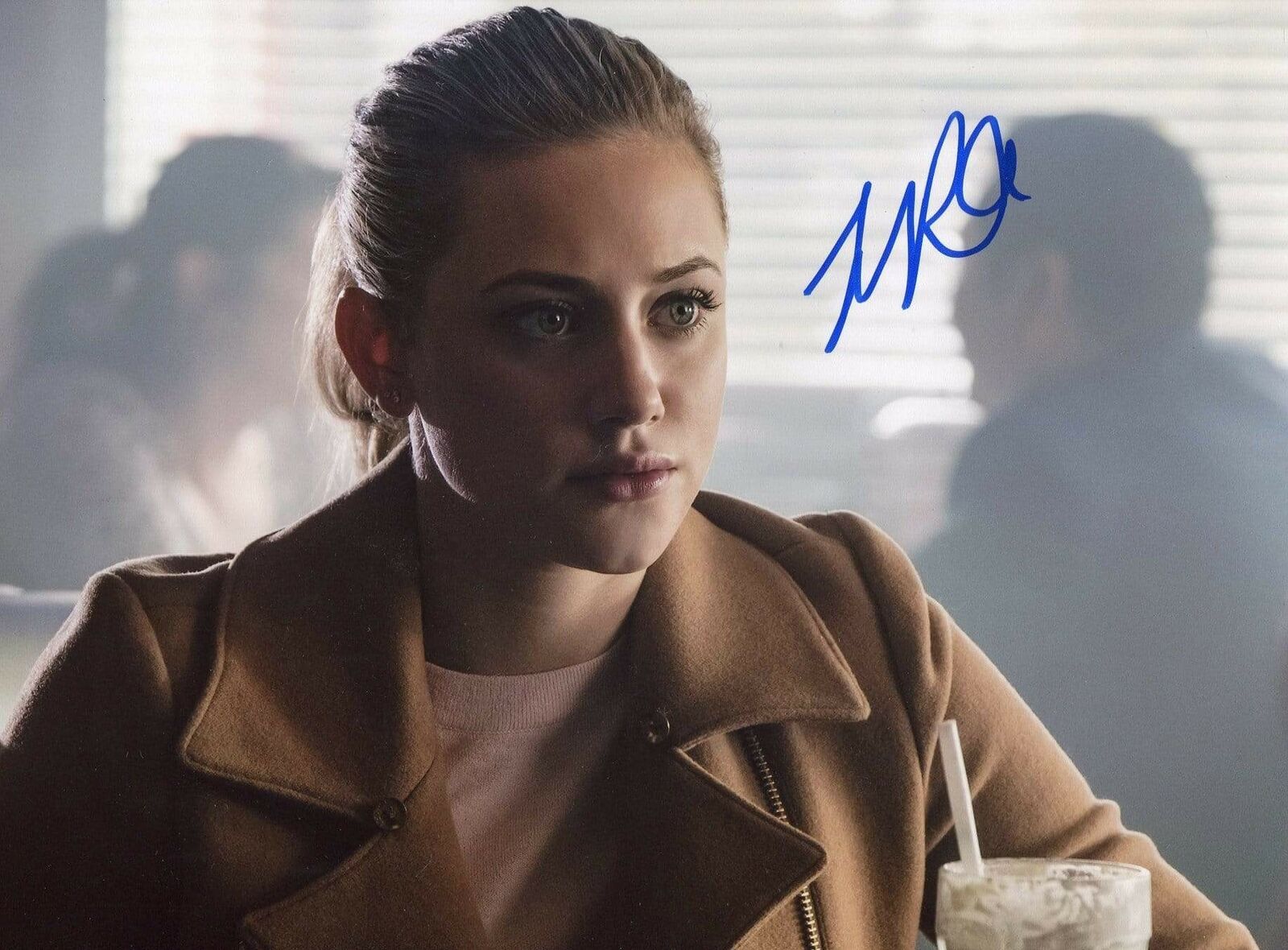 Lili Reinhart ACTRESS autograph, signed Photo Poster painting