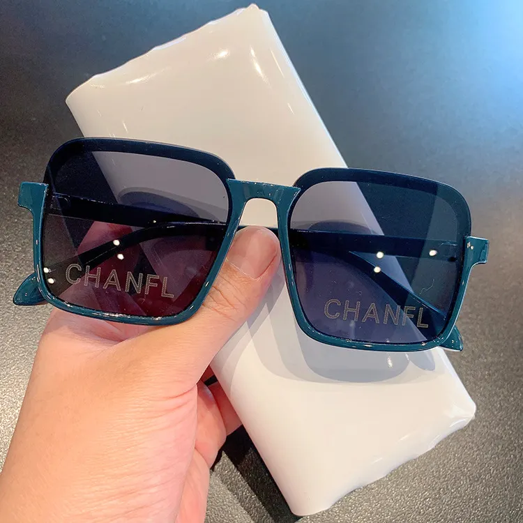 Women's Large Frame Sunglasses