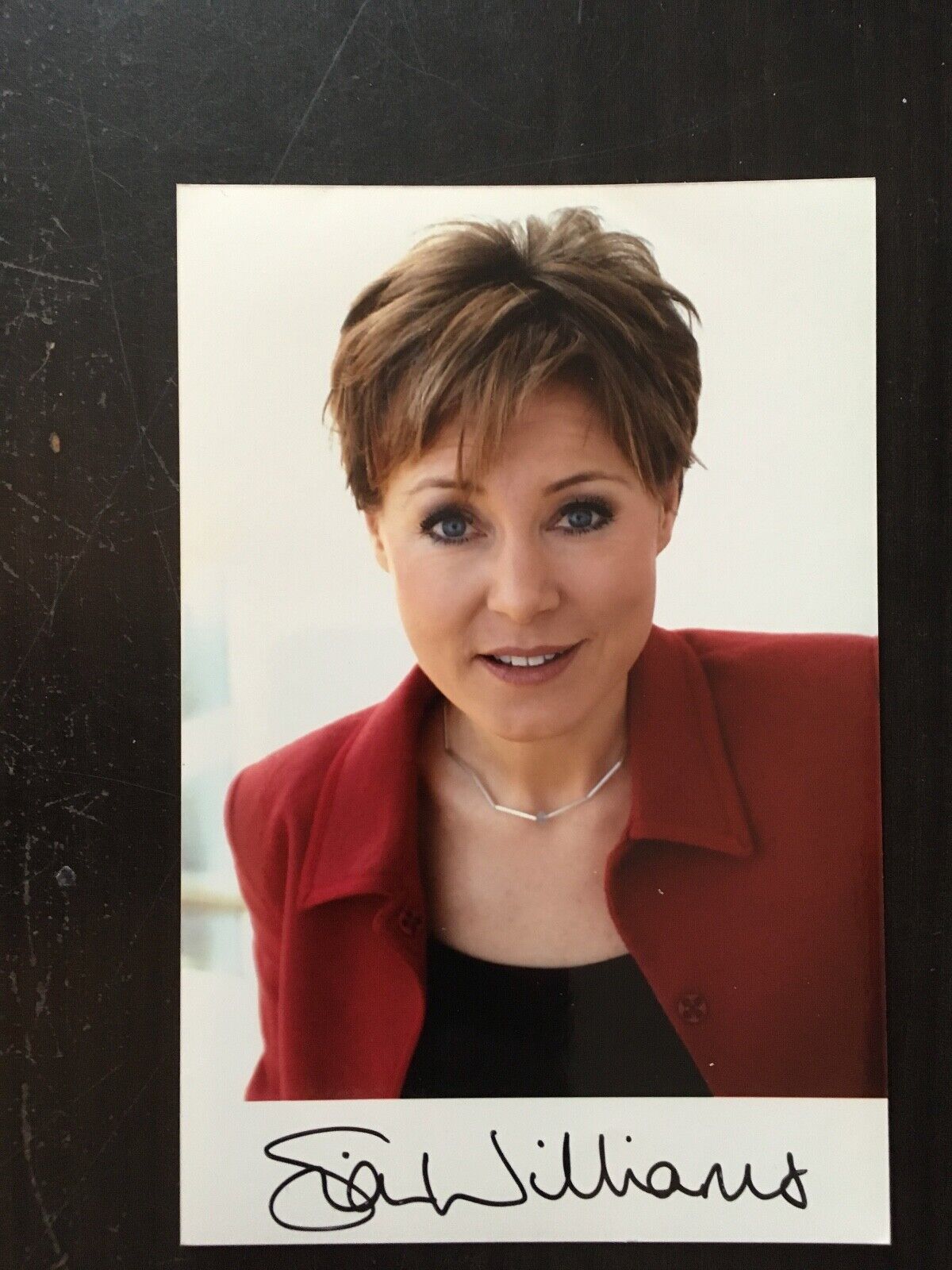 SIAN WILLIAMS - BBC JOURNALIST & NEWS REPORTER - EXCELLENT SIGNED Photo Poster painting