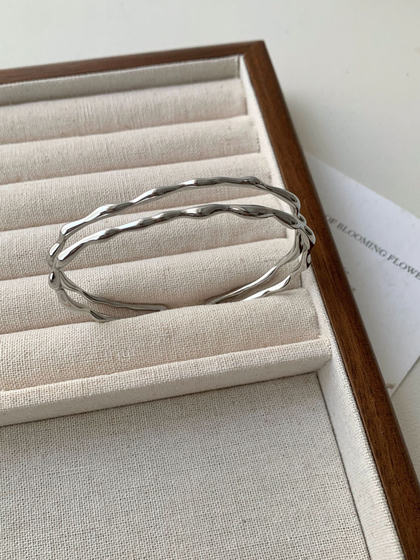 European and American style irregular twisted gold bracelet for women high-end jewelry wave double-layer bracelet