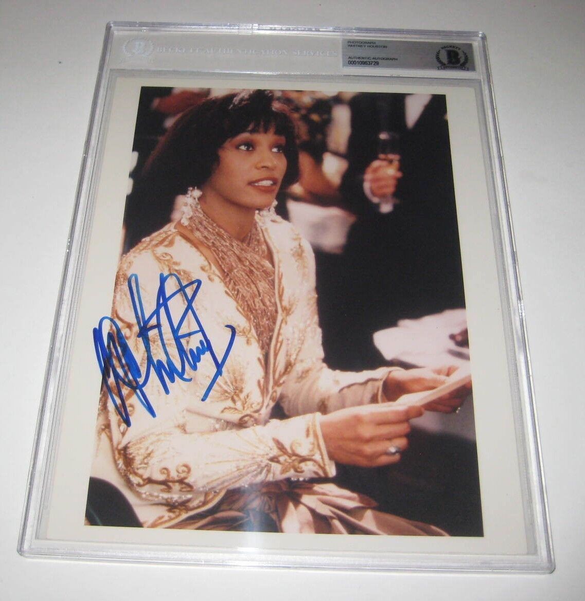 WHITNEY HOUSTON Signed 8 X 10 Photo Poster painting Beckett Authenticated & Encapsulated