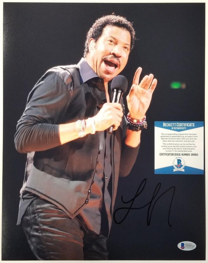 LIONEL RICHIE Signed 11x14 Photo Poster painting Singer The Commodores Auto~ Beckett BAS COA