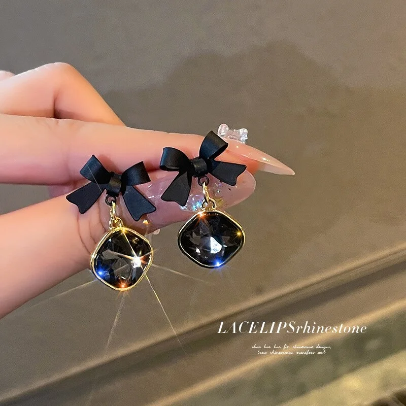 Mysterious Black Bow Temperament Elegant Earrings Female French High-end Temperament Earrings Trend Silver Color Needle Earrings