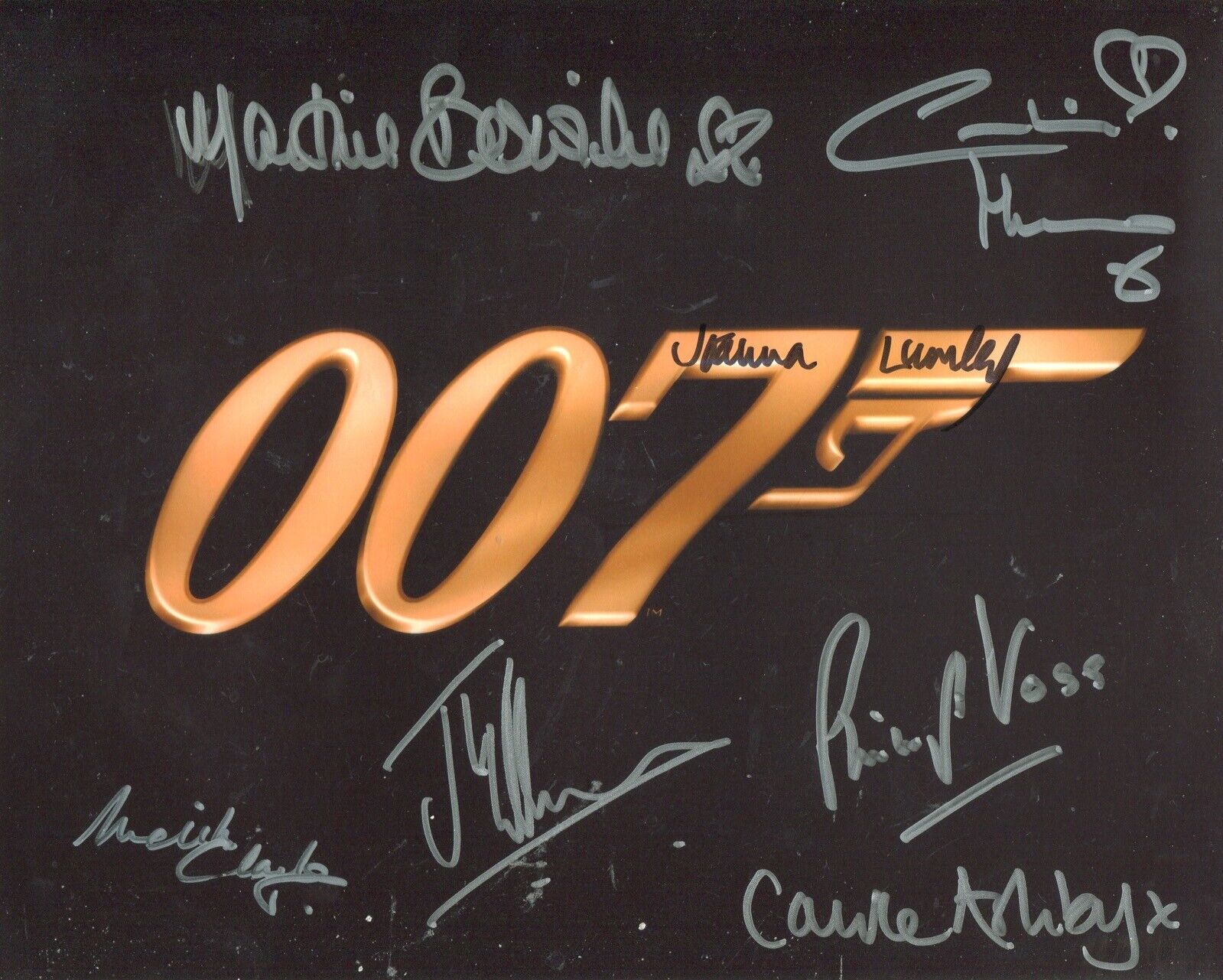 007 James Bond Photo Poster painting signed by SEVEN actors who appeared in a Bond movie