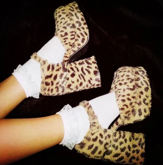 2022 Brand New Sale Block Heels Buckles Heart Platform Black Gothic Girls Cosplay Lolita Mary Janes Pumps Shoes Women