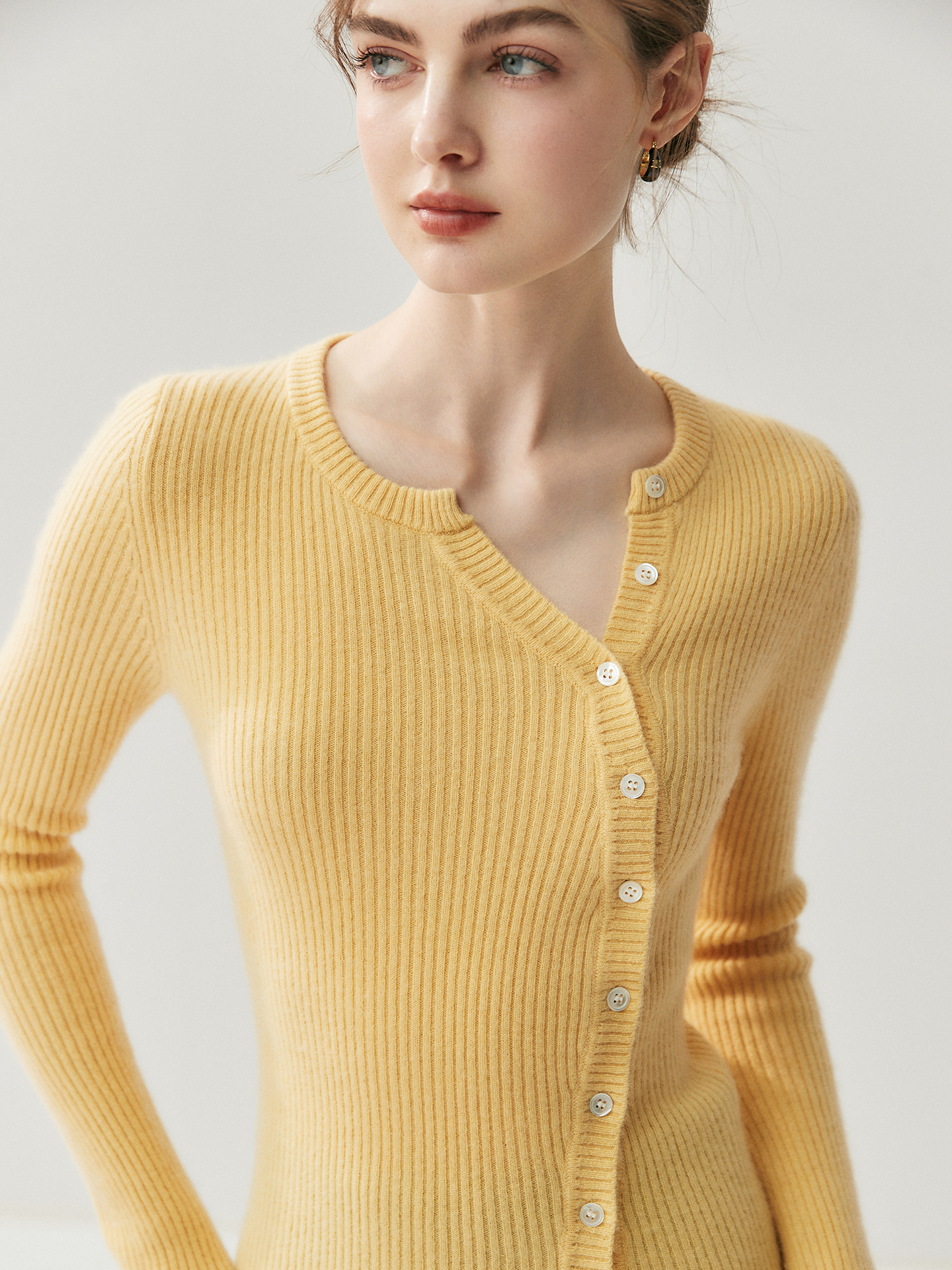 Women's V-Neck Single-Breasted Cashmere Sweater REAL SILK LIFE