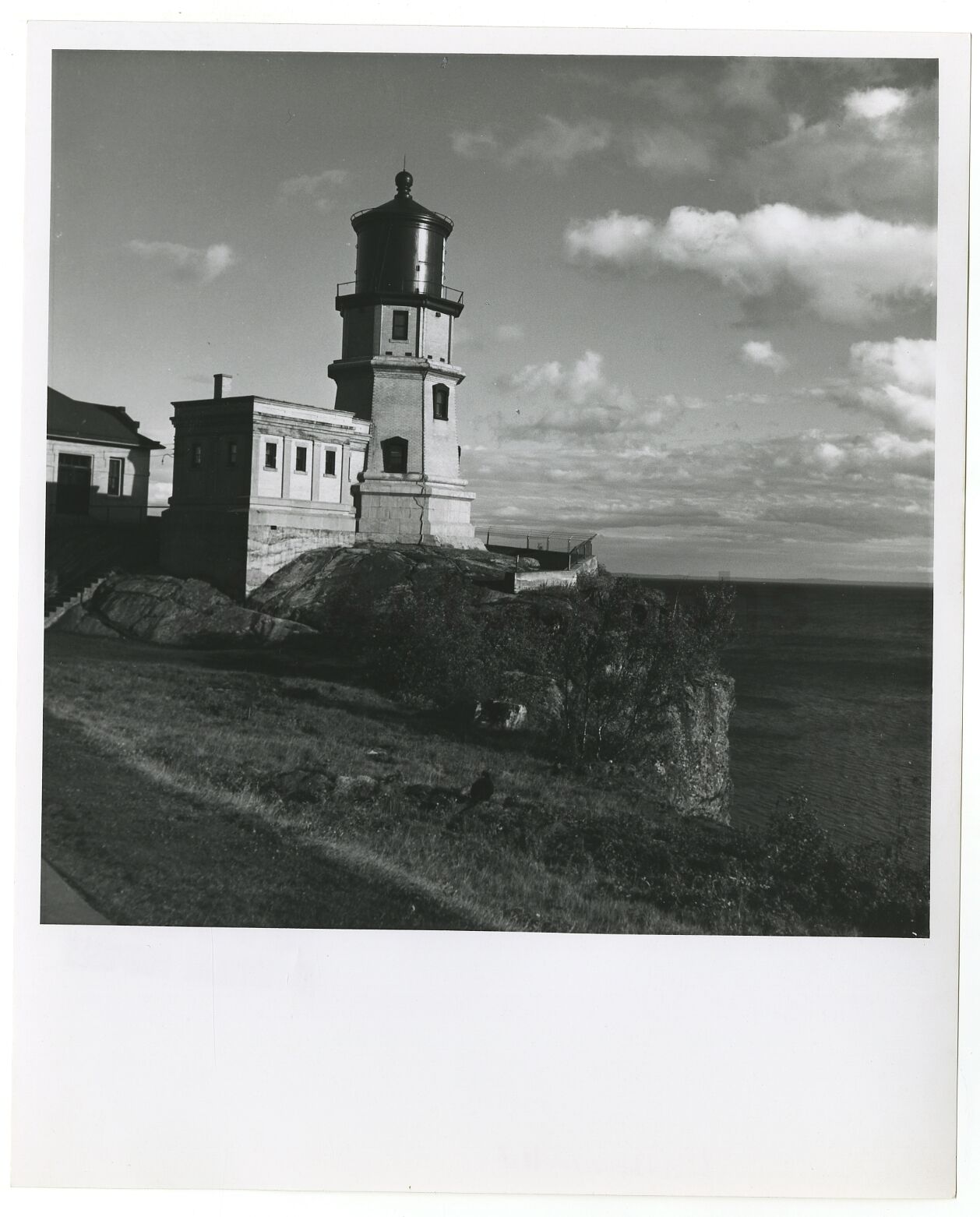 Split Rock Lighthouse - Vintage 8x10 Photo Poster paintinggraph - Minnesota