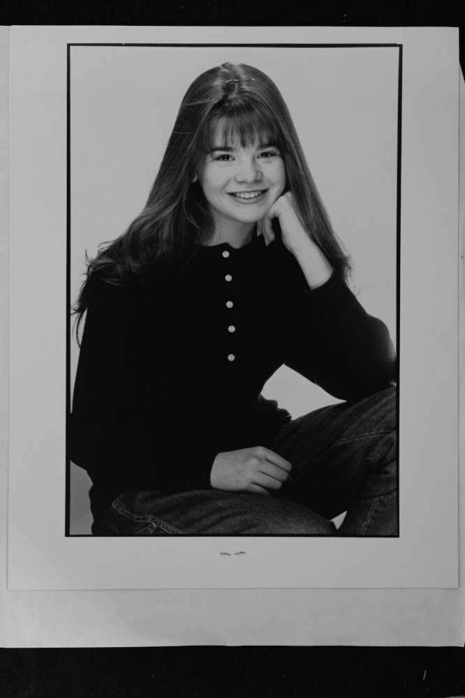 Ellen Muth - 8x10 Headshot Photo Poster painting with Resume - Dead Like Me