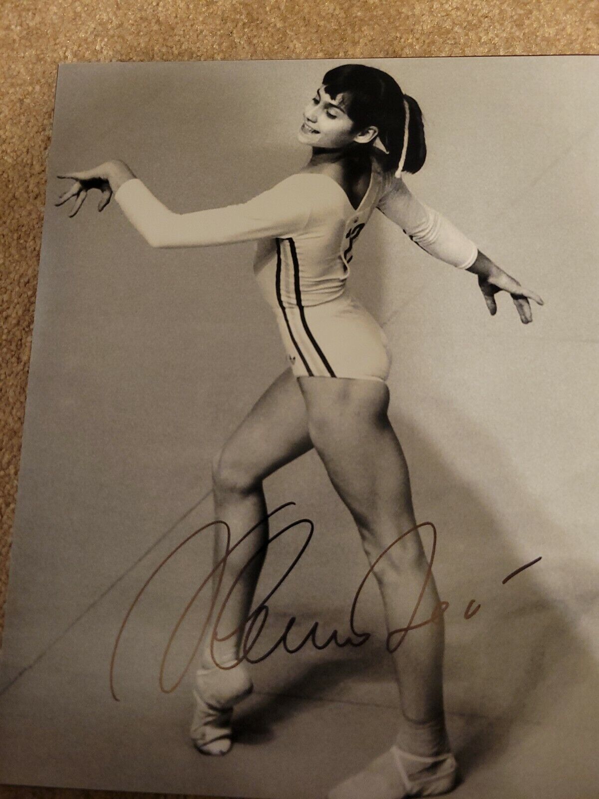 Nadia Comaneci signed 8x10 Photo Poster painting Olympic Gold Medalist Autographed