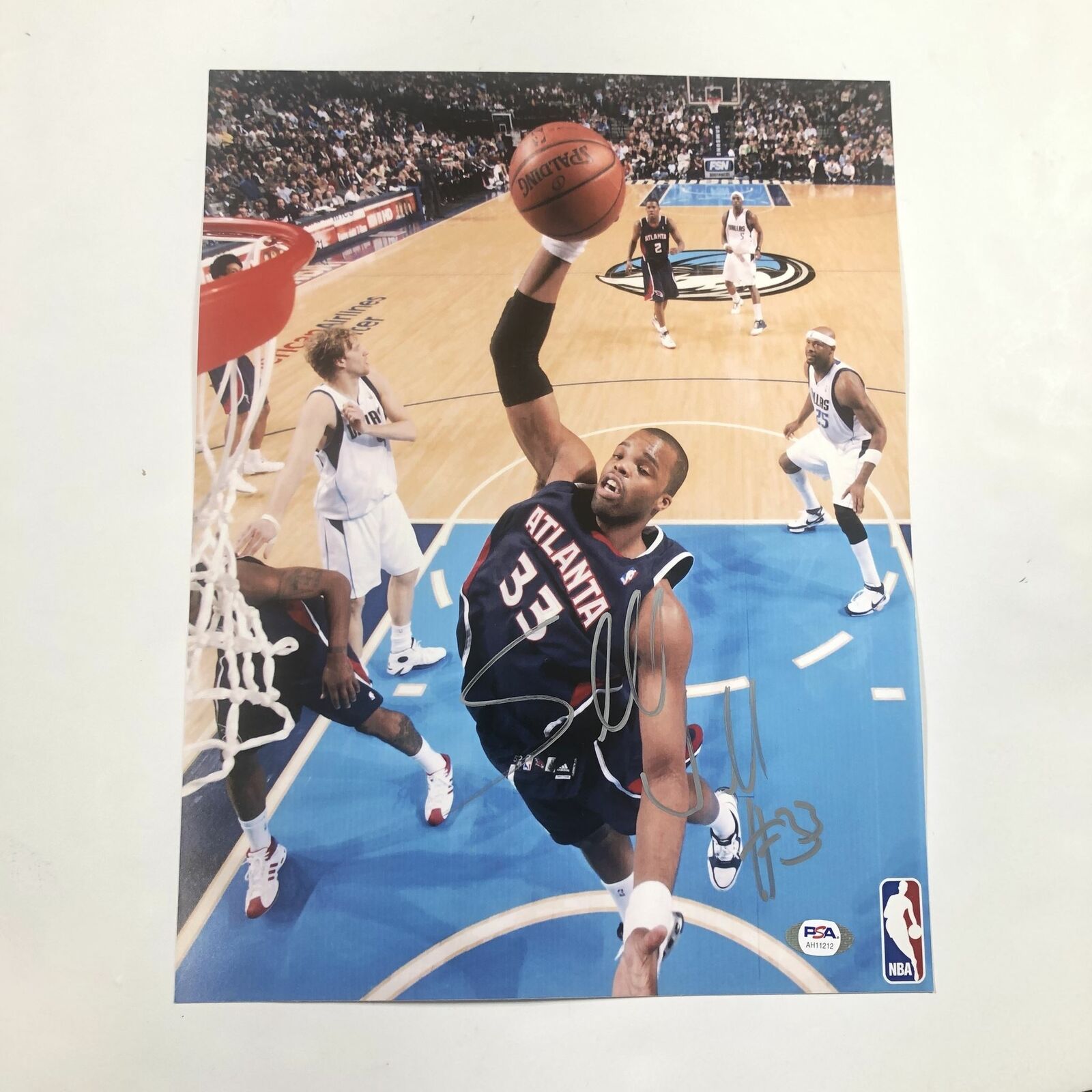 Shelden Williams signed 11x14 Photo Poster painting PSA/DNA Atlanta Hawks Autographed