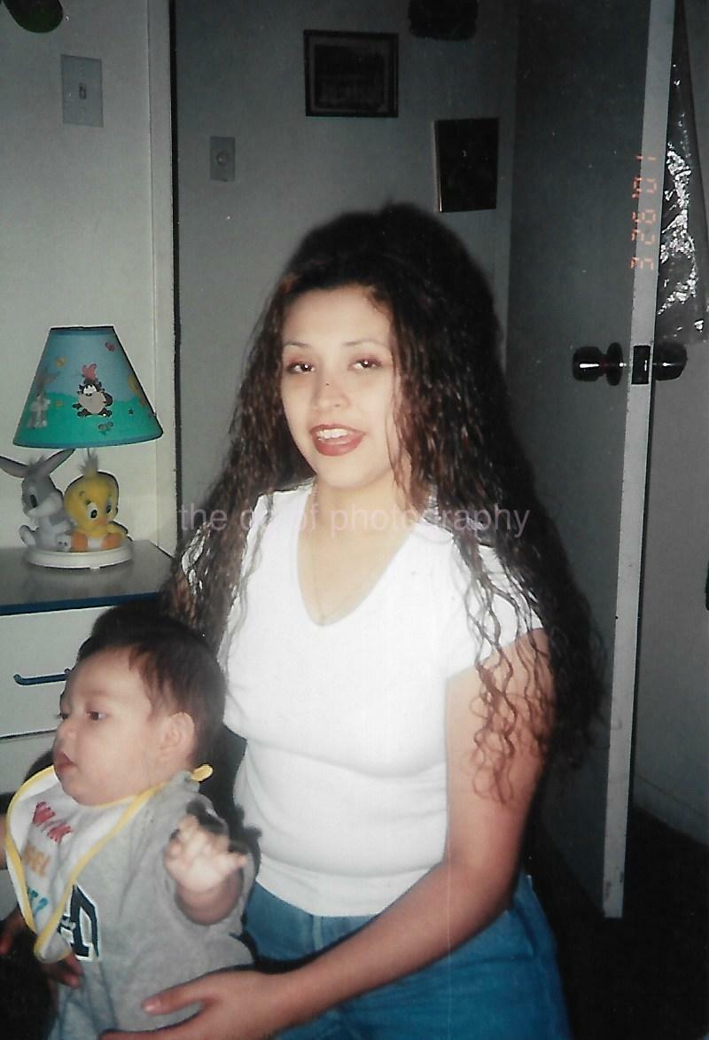 FOUND Photo Poster paintingGRAPH Color YOUNG LATINA MOTHER Original Snapshot CHILD 112 30 S