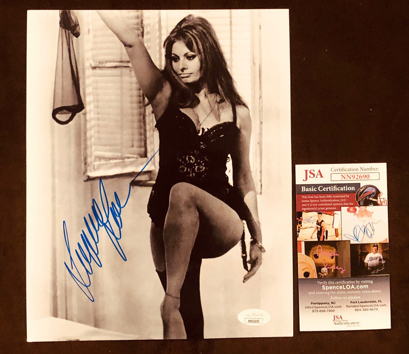 Sophia Loren SIGNED Sexy 8x10 Photo Poster painting AUTHENTIC AUTOGRAPH JSA COA