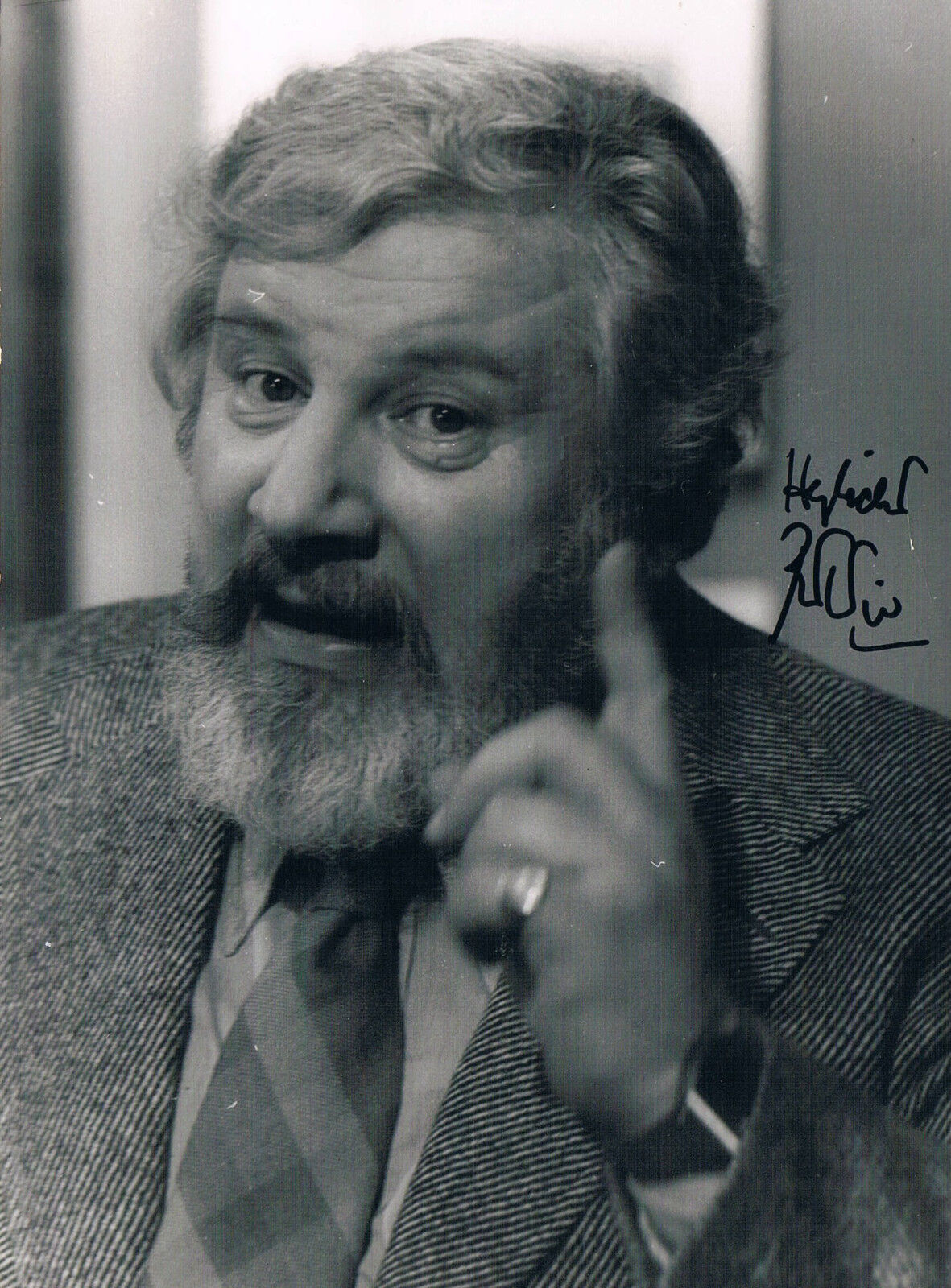 Peter Ustinov 1921-2004 genuine autograph Photo Poster painting 5x7