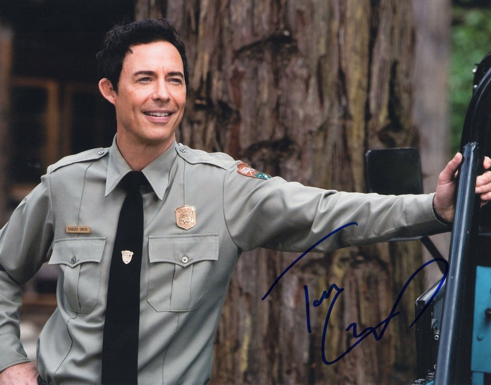 Tom Cavanagh Signed 8x10 Photo Poster painting w/COA Yogi Bear Ranger Smith