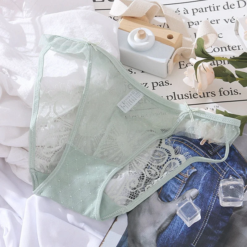 New Women's Underwear Sexy Lace Panties Fashion Hollow Out Comfort Briefs Low Waist Seamless Underpants Female Sexy Lingerie