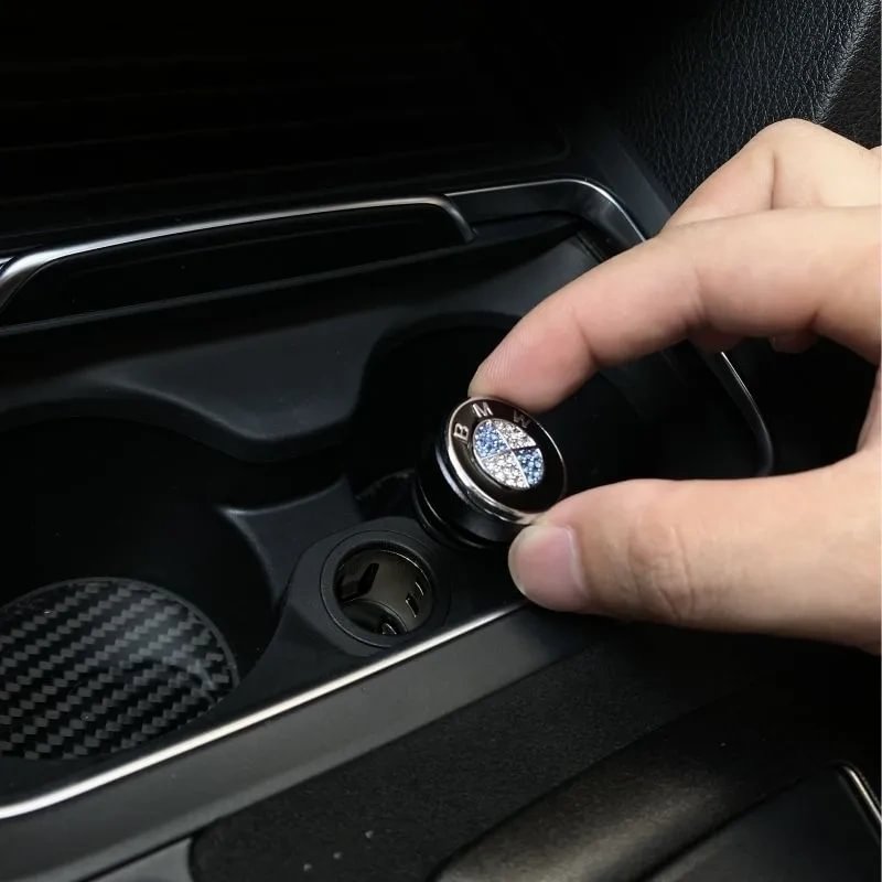 Car cigarette lighter dust plug
