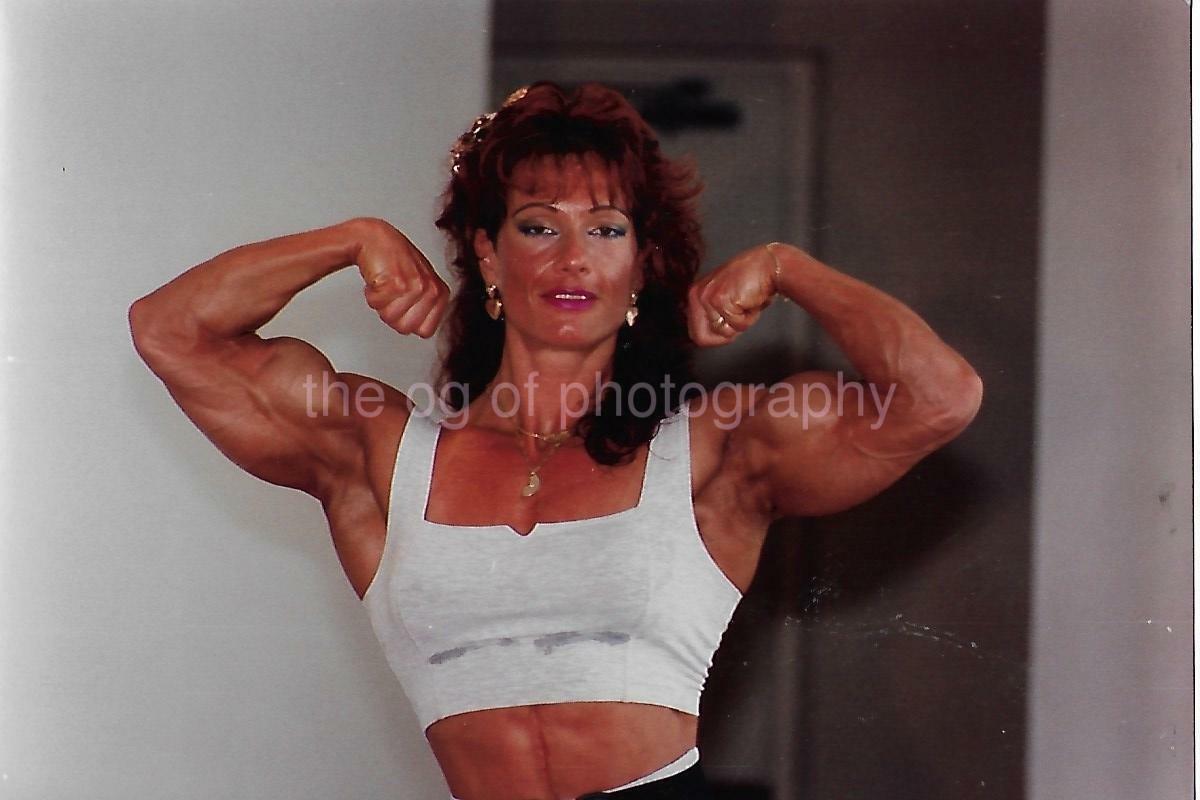 FEMALE BODYBUILDER 80's 90's FOUND Photo Poster painting Color MUSCLE GIRL Original EN 112 29 B