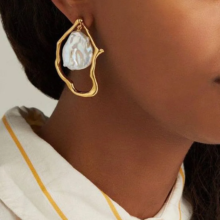 Design Irregular Pearl Earrings