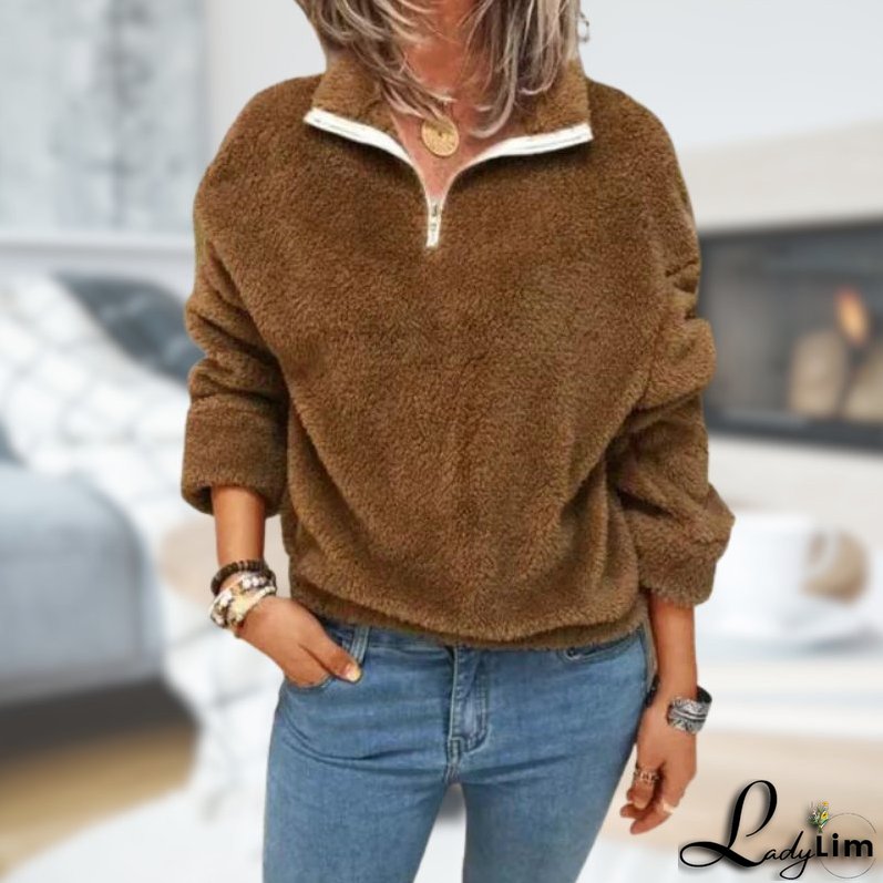 Fashionable and Minimalist winter garment