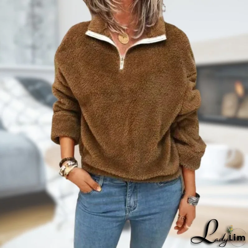 Fashionable and Minimalist winter garment